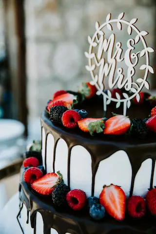 Hochzeitstorte Erdbeeren und Schokolade